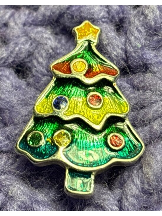 Jewelry - Goldtone Enamel and Rhinestone Christmas tree Pin Mini Brooch 1 1/4"